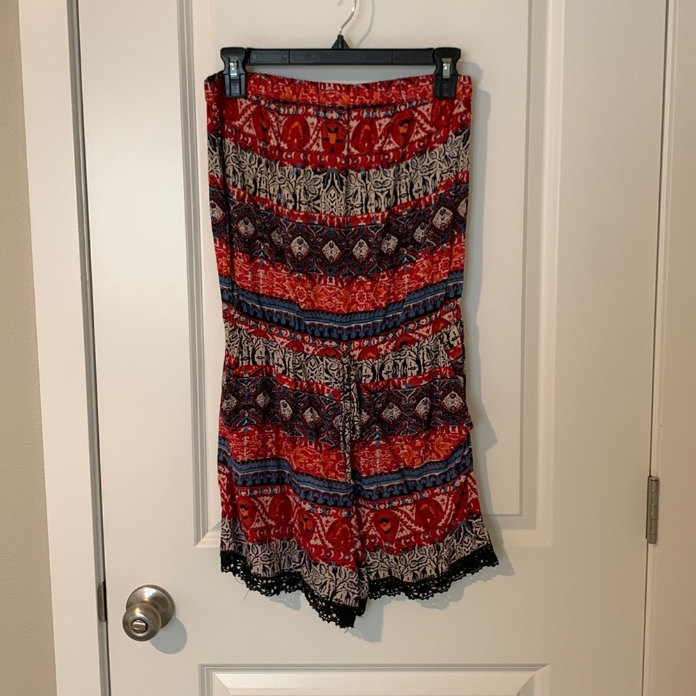 Strapless printed romper